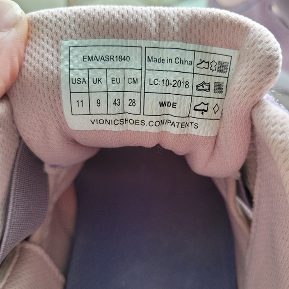 Vionic Sneakers - Picture 2 of 7